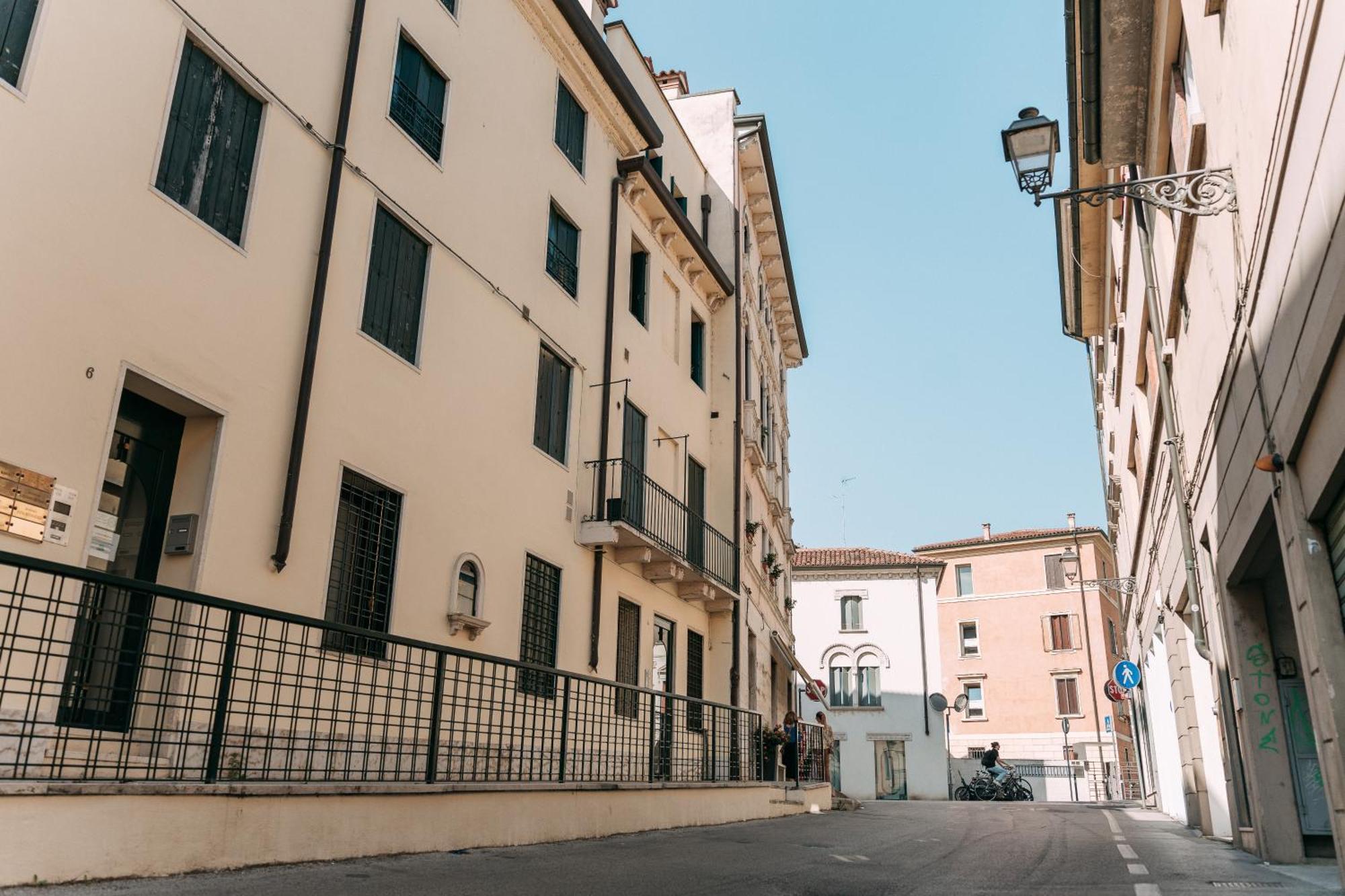 Palladio Apartment - Vista Fiume, In Centro Con Garage Vicenza Zewnętrze zdjęcie